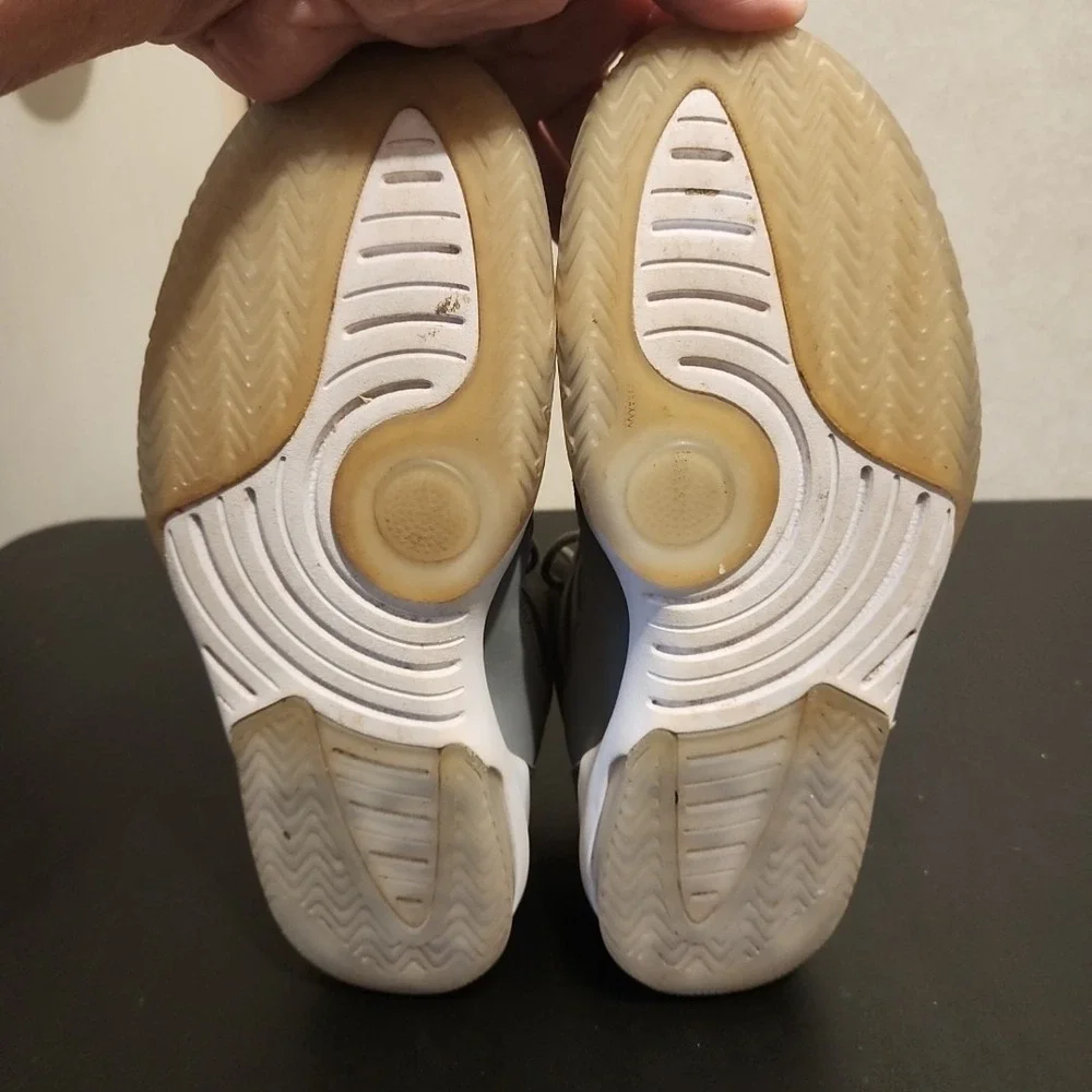 Size 8- Jordan Max Aura Cool Gray